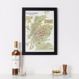 Scratch-Off Scotland Whisky Distilleries Print (Pinboard & wood frame - Black)